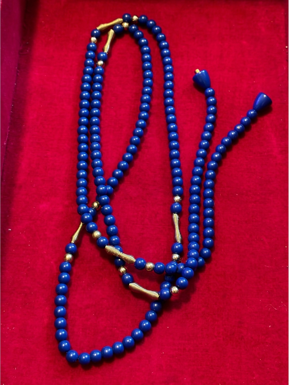 Avon Vintage Royal Azura Long Statement Necklace 36 Inch Blue Beads